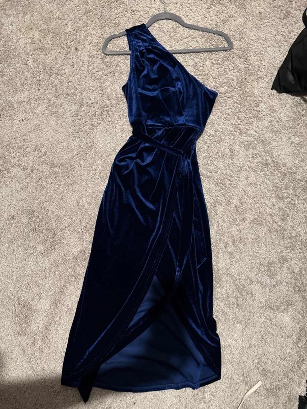 One-Shoulder Velvet Mini Dress in Deep Navy